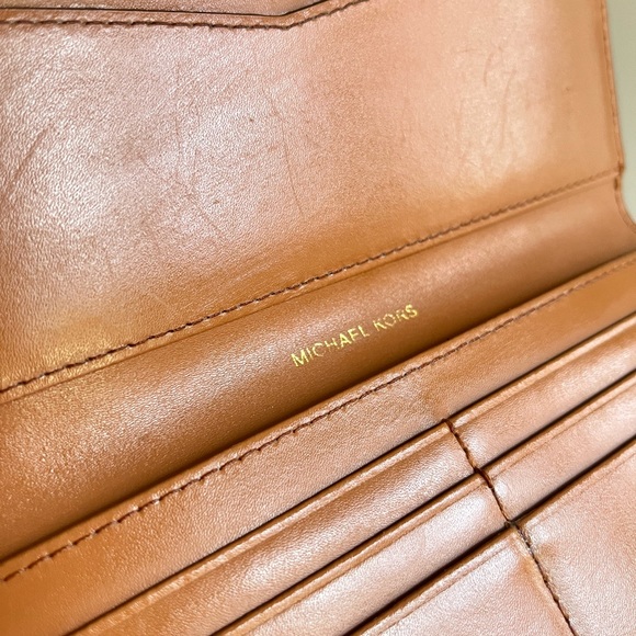 Michael Kors Quilted Wallet - Picture 5 of 6